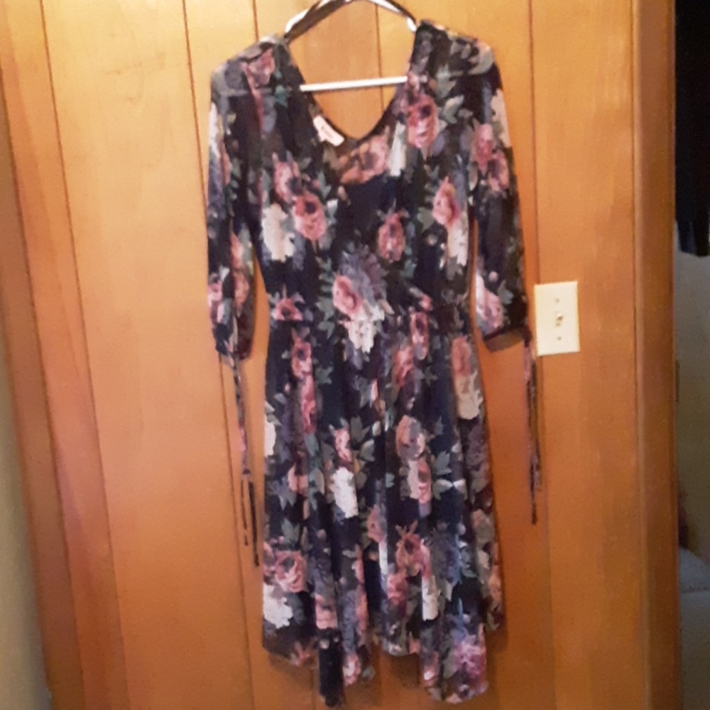 Bongo 2 piece floral dress size M